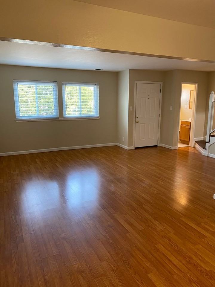 Village Drive Apartments - Photo 5 of 26