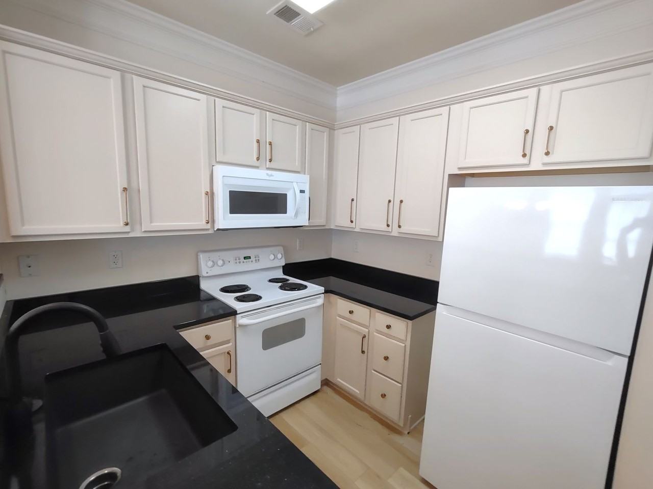 8606 Beaver Creek Dr - Photo 4 of 22