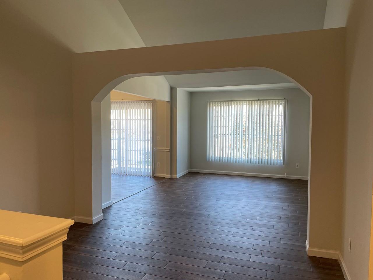 8170 W Annsbury Cir - Photo 3 of 37