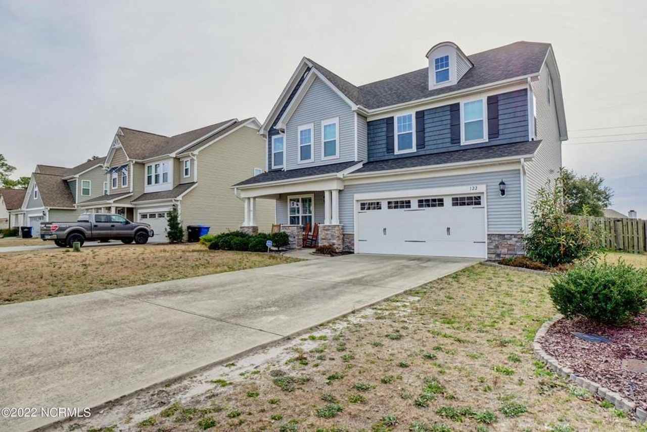 122 Hampton Dr - Photo 2 of 34