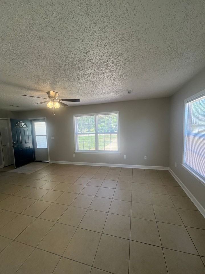 490 Bernice Snow Rd - Photo 4 of 12
