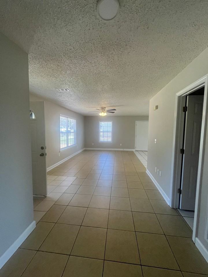 490 Bernice Snow Rd - Photo 6 of 12