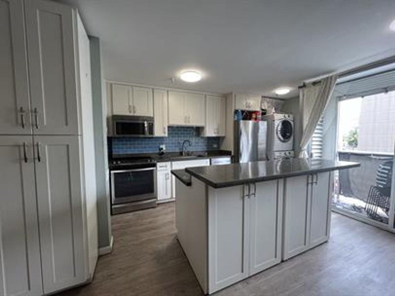 1226 Alexander St #506 - Photo 2 of 7
