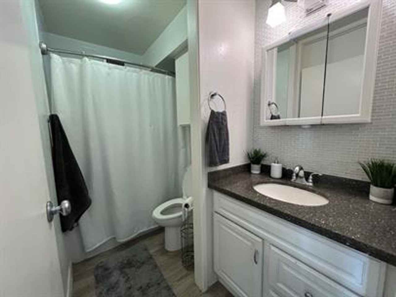 1226 Alexander St #506 - Photo 6 of 7