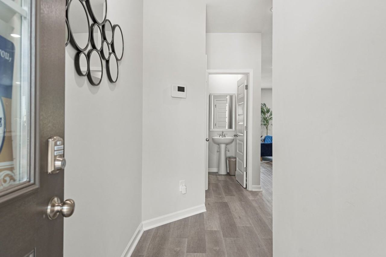 2904 Cannes Cir Sw - Photo 4 of 34