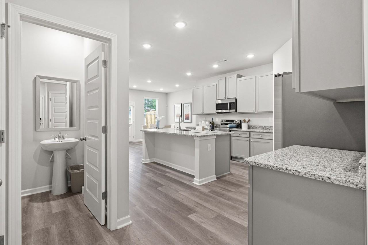 2904 Cannes Cir Sw - Photo 5 of 34