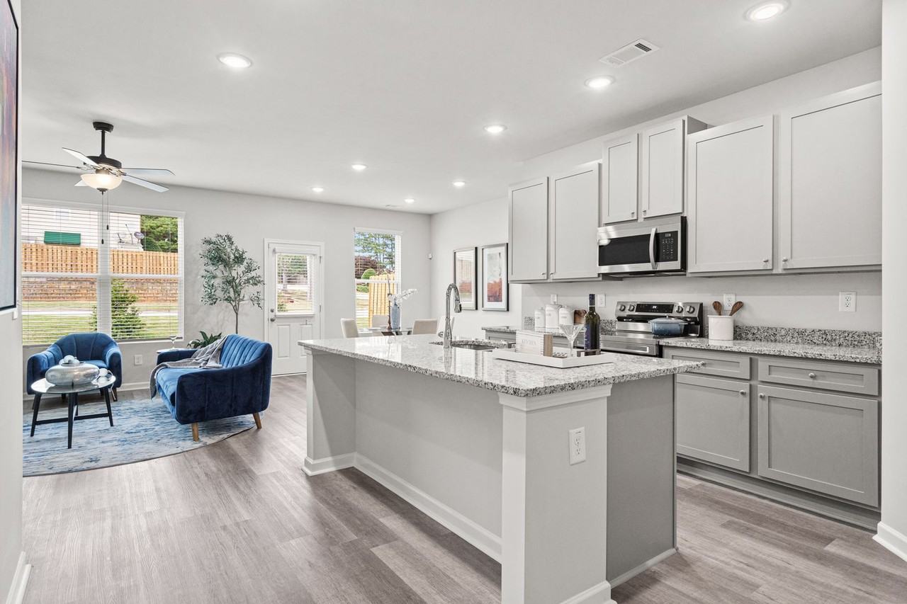 2904 Cannes Cir Sw - Photo 6 of 34