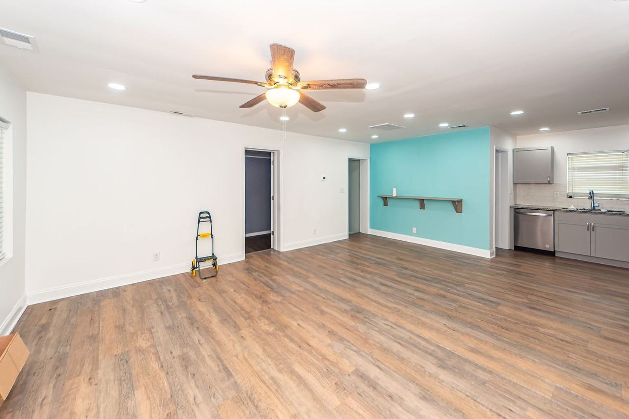 6933 Raymond Ave - Photo 5 of 33