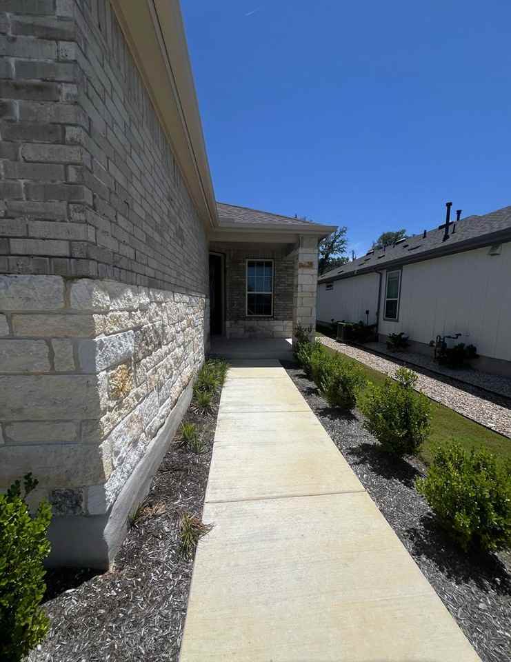 700 Livewater Ln - Photo 2 of 41