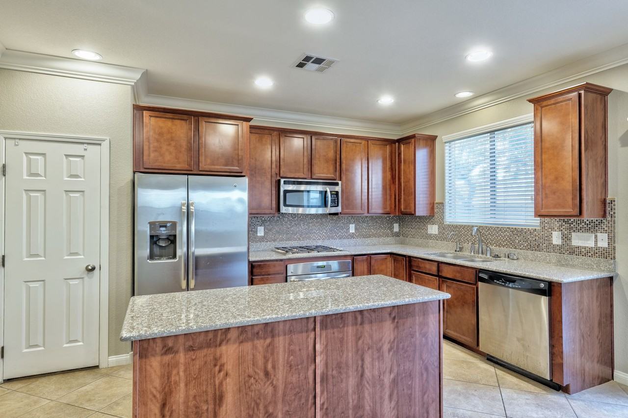 10954 Sardinia Sands Dr - Photo 4 of 16