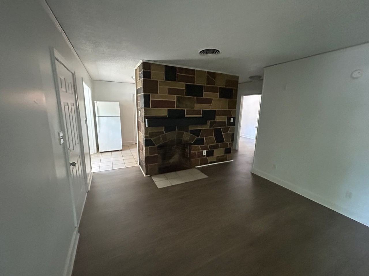 823 S Kilbourne Rd - Photo 4 of 18