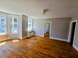 featured image of 809 W Linden St