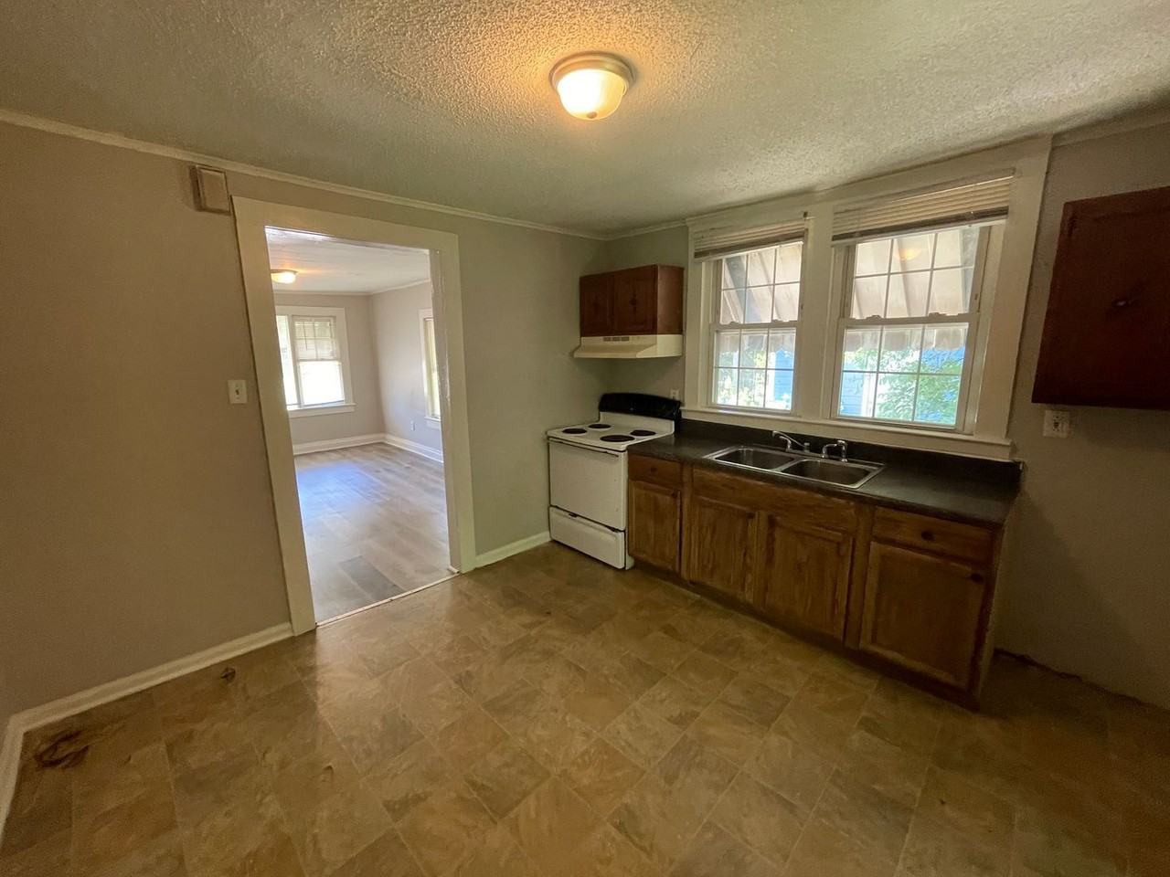310 Norment Ave - Photo 5 of 10
