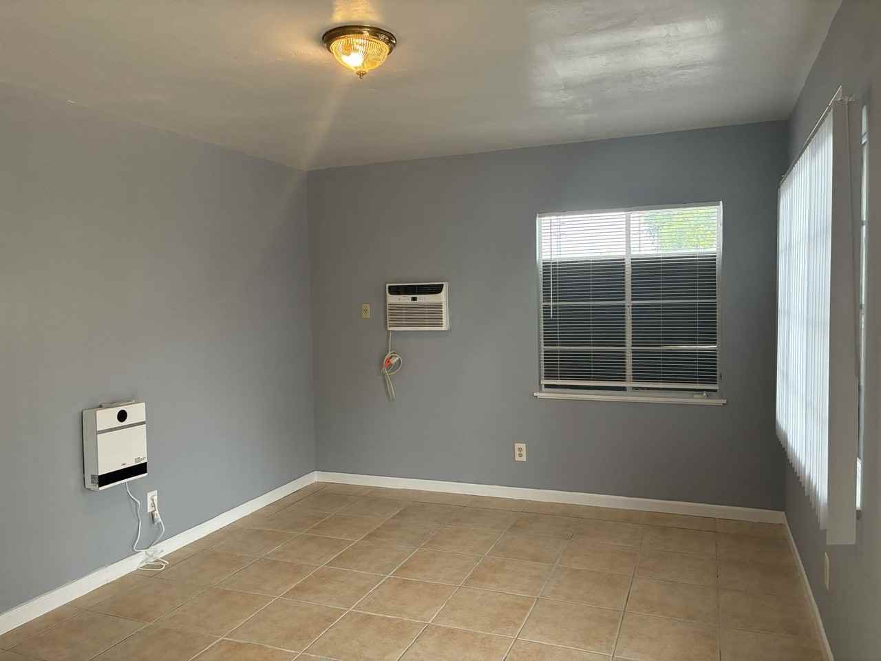 1291 N Sierra Way - Photo 4 of 13