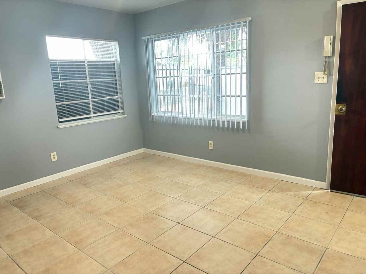 1291 N Sierra Way - Photo 5 of 13