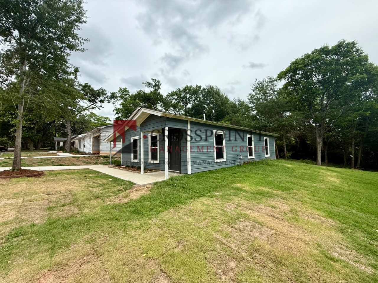 311 N Virginia Ave - Photo 2 of 20
