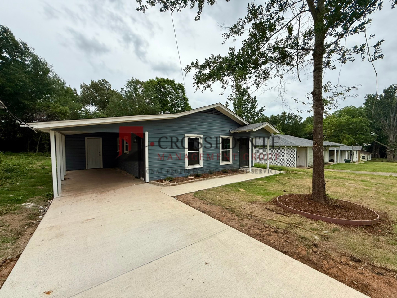 311 N Virginia Ave - Photo 3 of 20