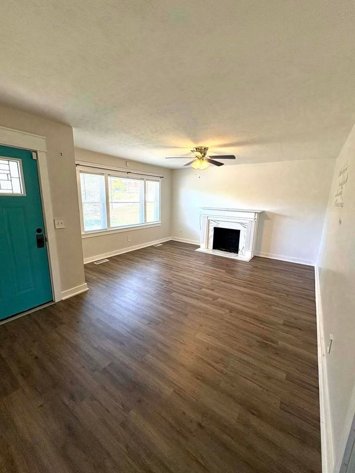 315 Green Acres Dr - Photo 2 of 13