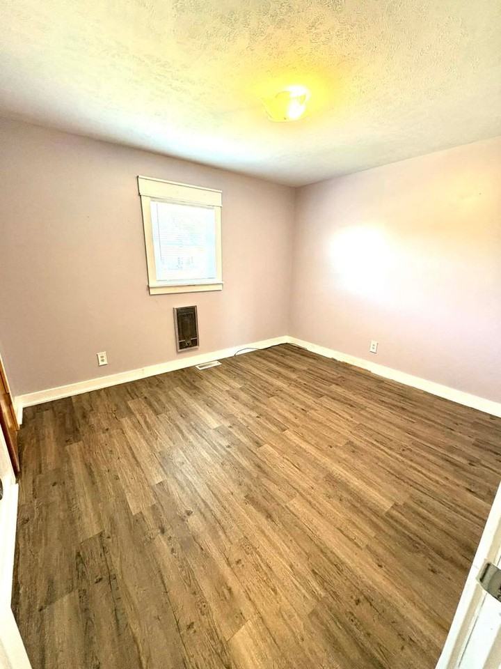 315 Green Acres Dr - Photo 6 of 13