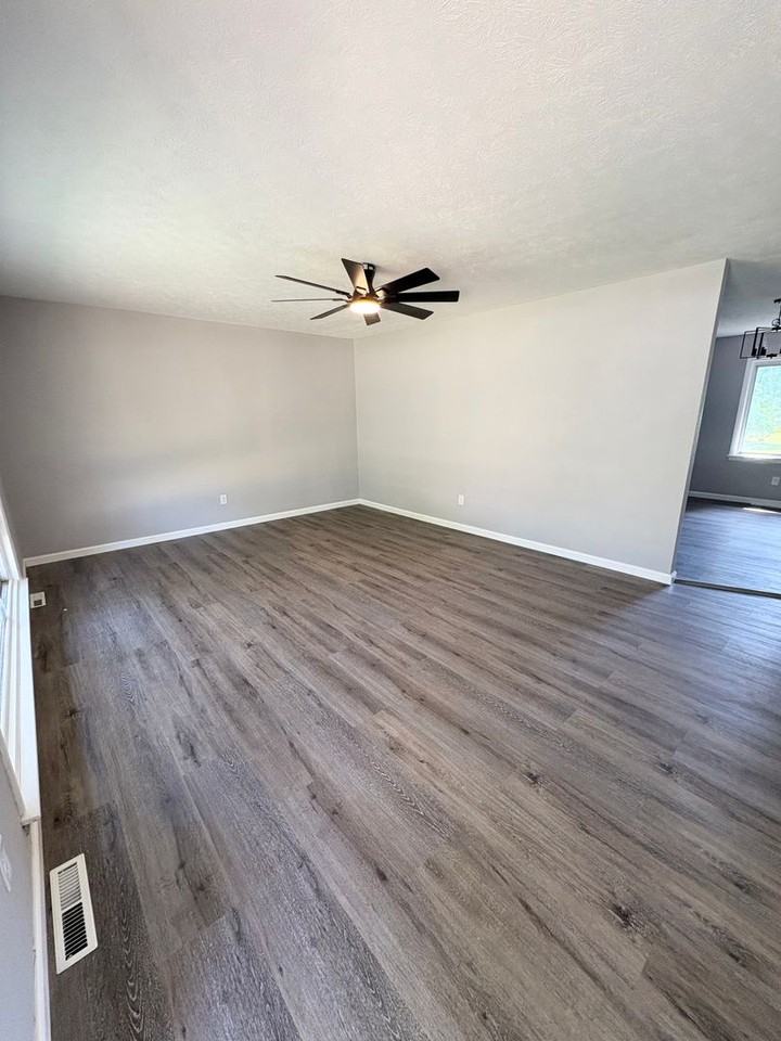 1004 N Dixie Hwy - Photo 2 of 15