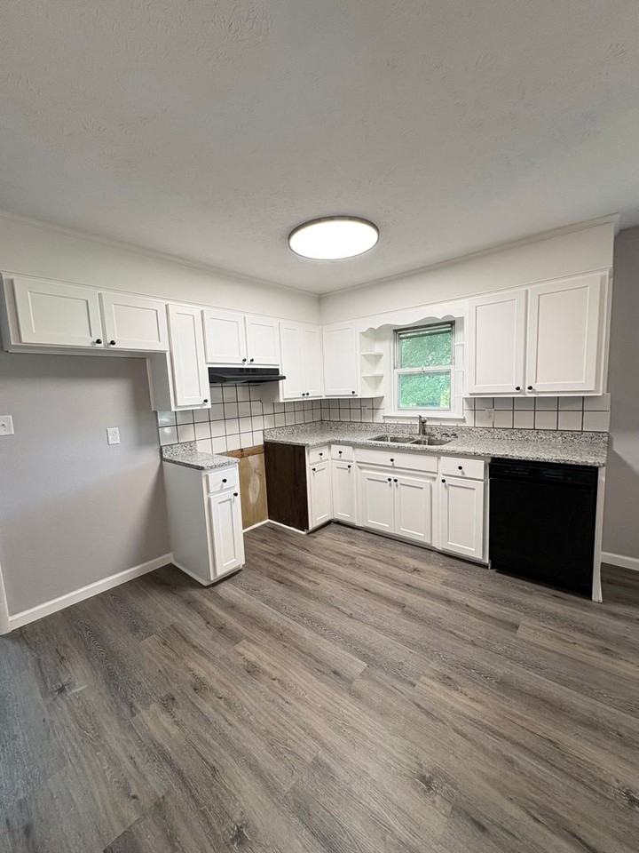 1004 N Dixie Hwy - Photo 4 of 15