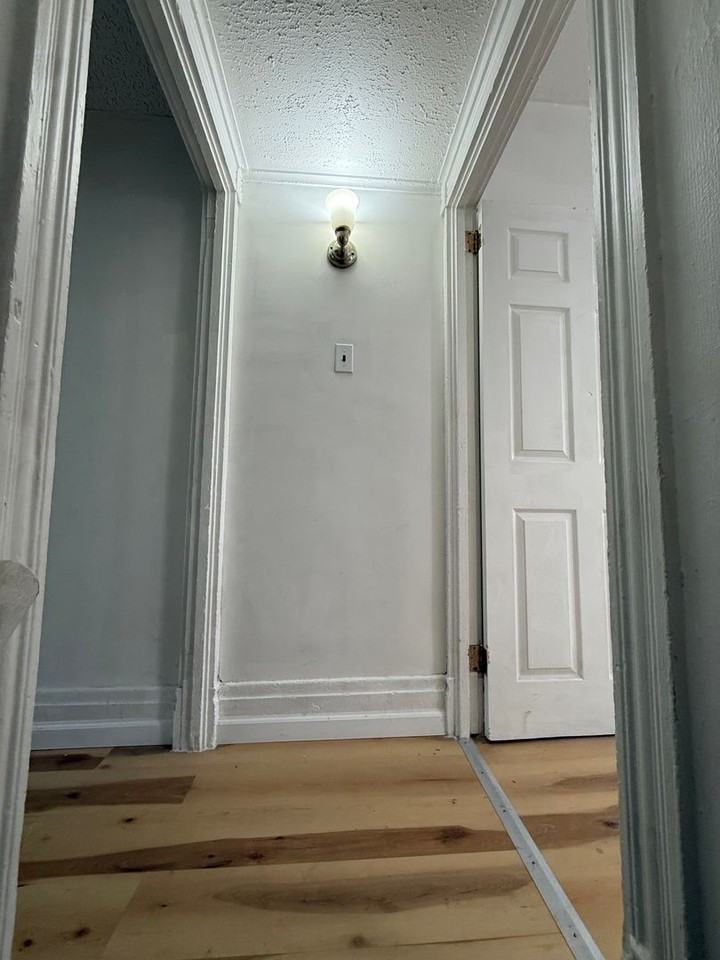 1102 Langtry St - Photo 7 of 14
