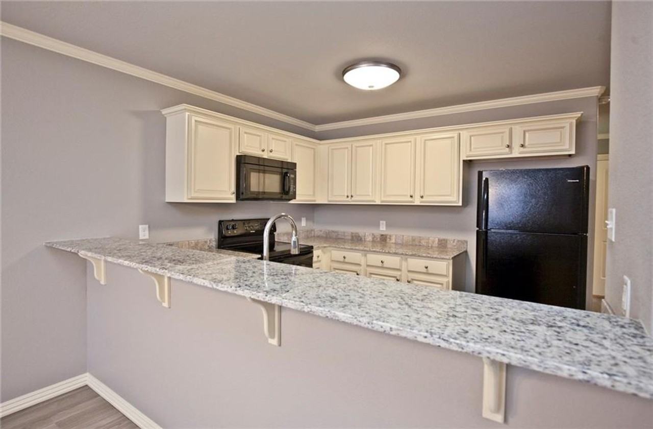 1253 N Rupple Rd - Photo 4 of 21