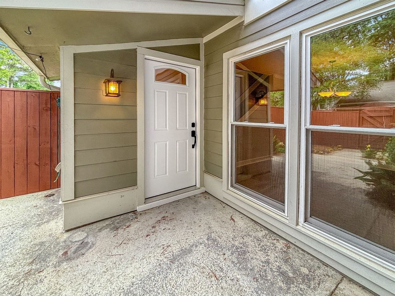 5030 Meadow Ln - Photo 4 of 34