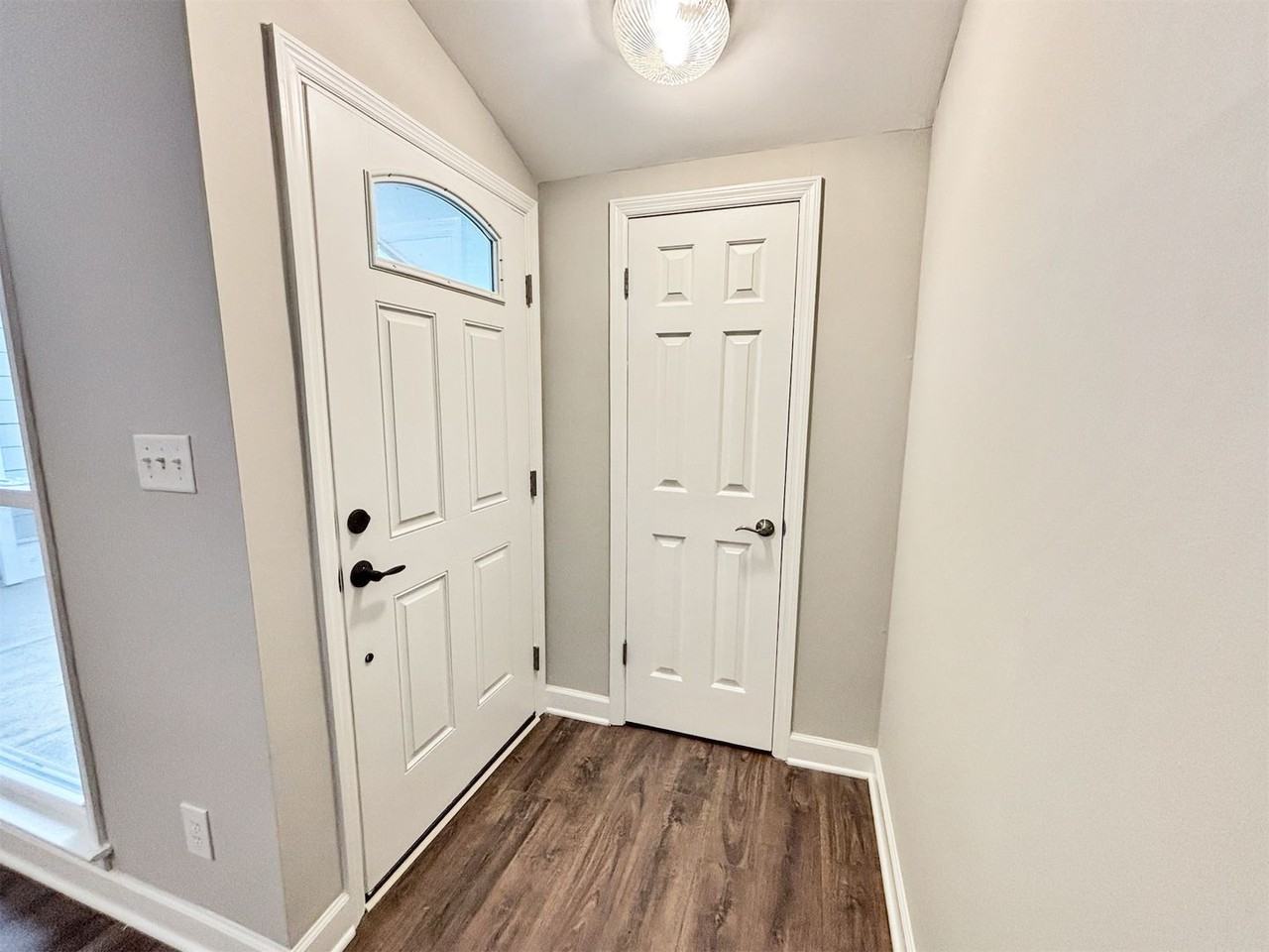5030 Meadow Ln - Photo 5 of 34