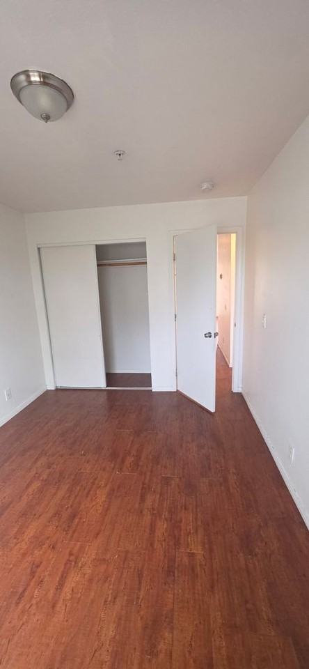1120 W 93rd St - Photo 5 of 7