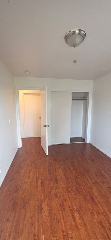 1120 W 93rd St - Photo 6 of 7