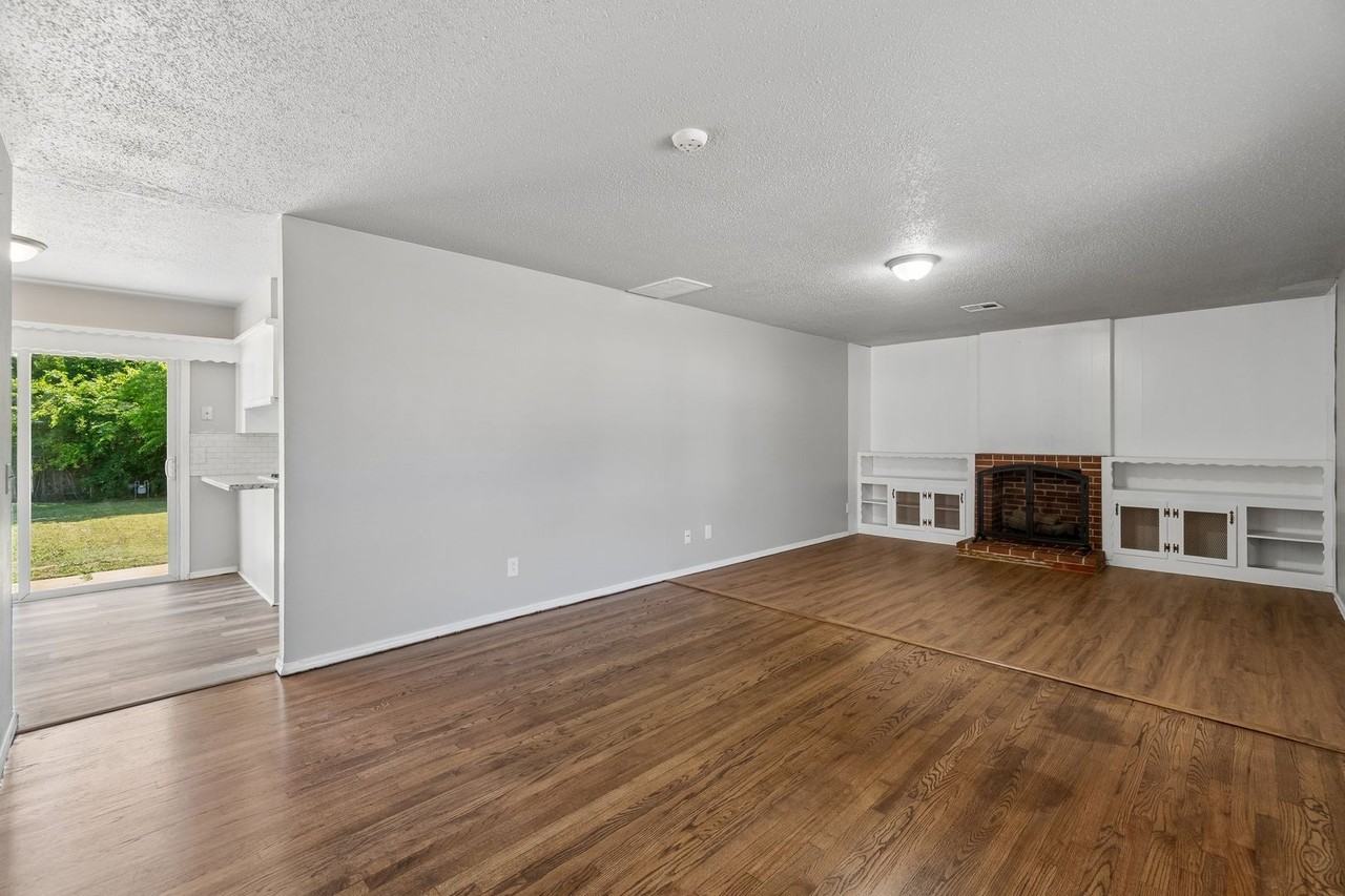 504 Armstrong St - Photo 2 of 11