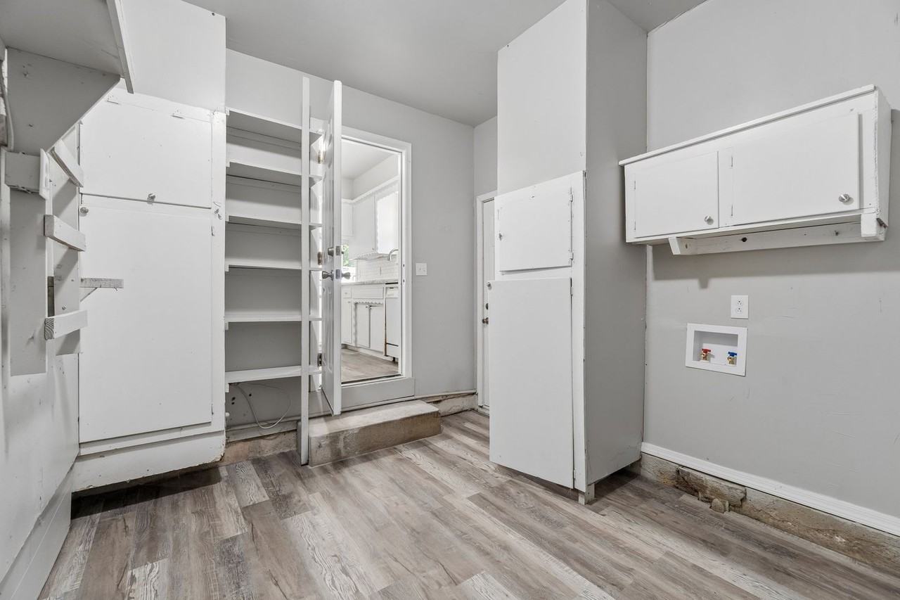 504 Armstrong St - Photo 6 of 11
