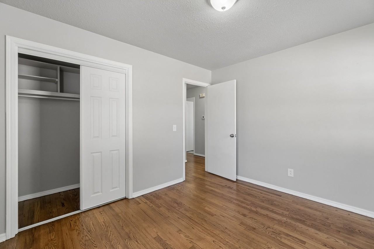 504 Armstrong St - Photo 7 of 11