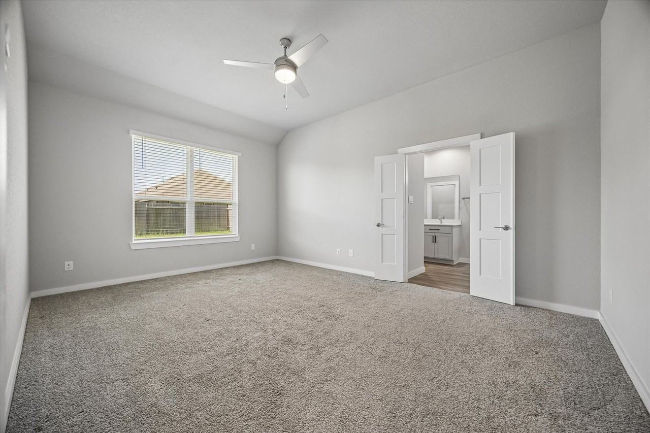 22843 Castello Lakes Dr - Photo 7 of 17