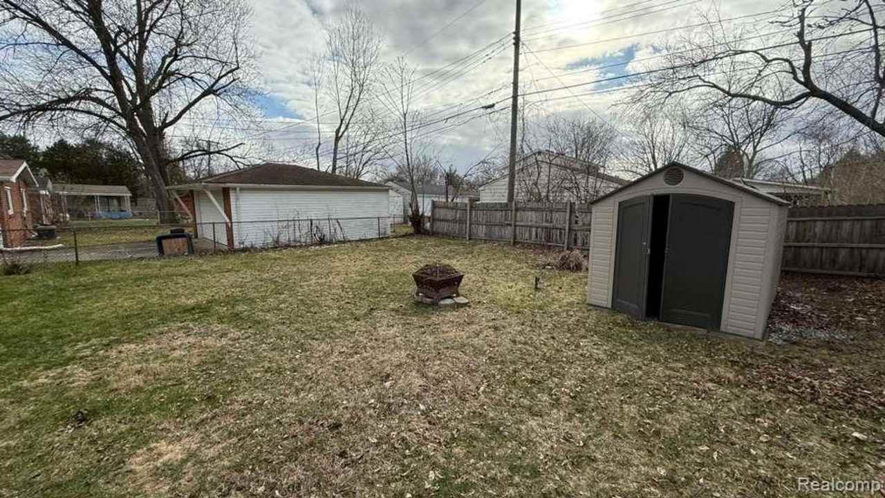7457 Harrison St - Photo 3 of 11