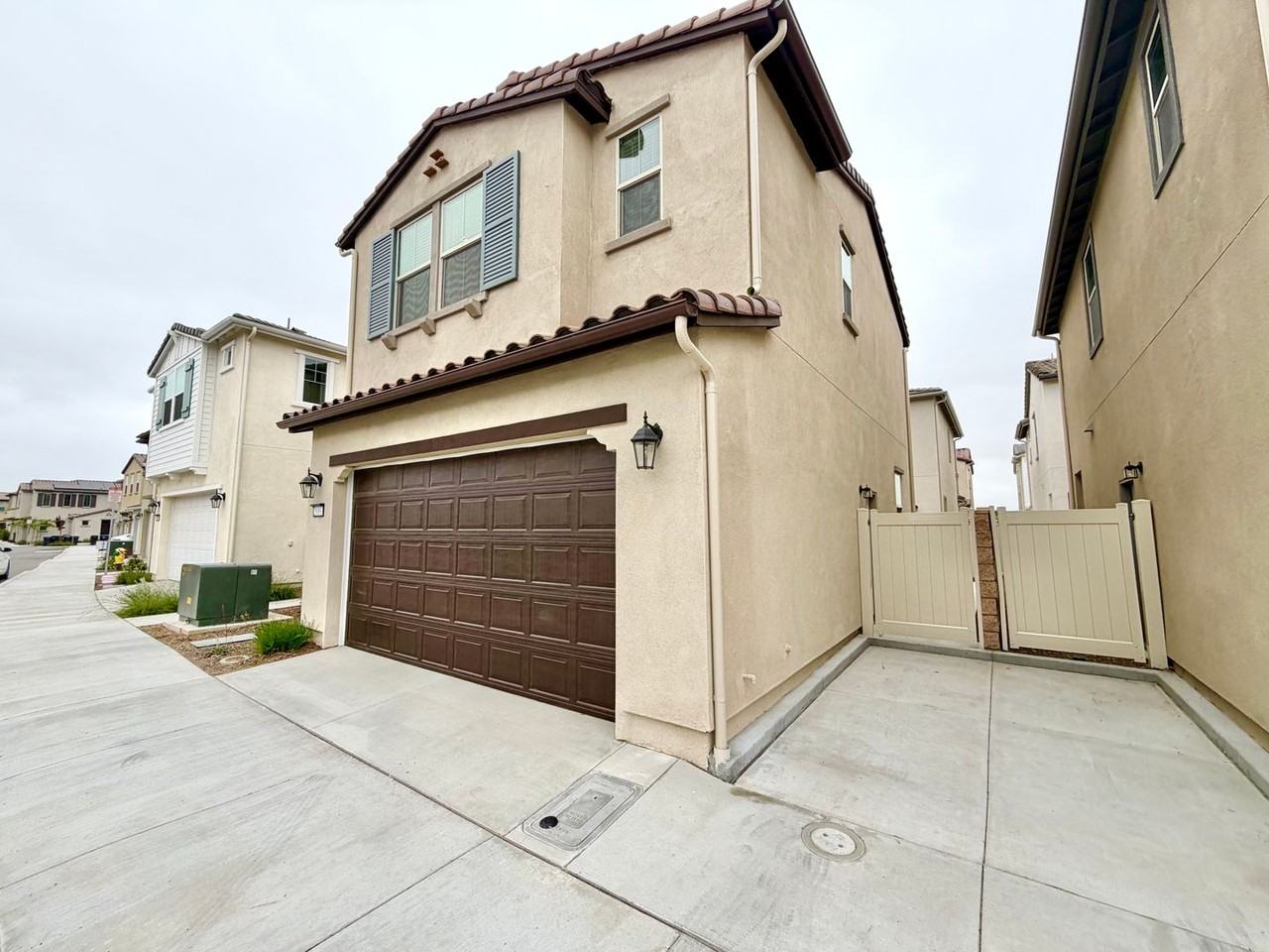 26893 Rubicon Rd - Photo 2 of 33