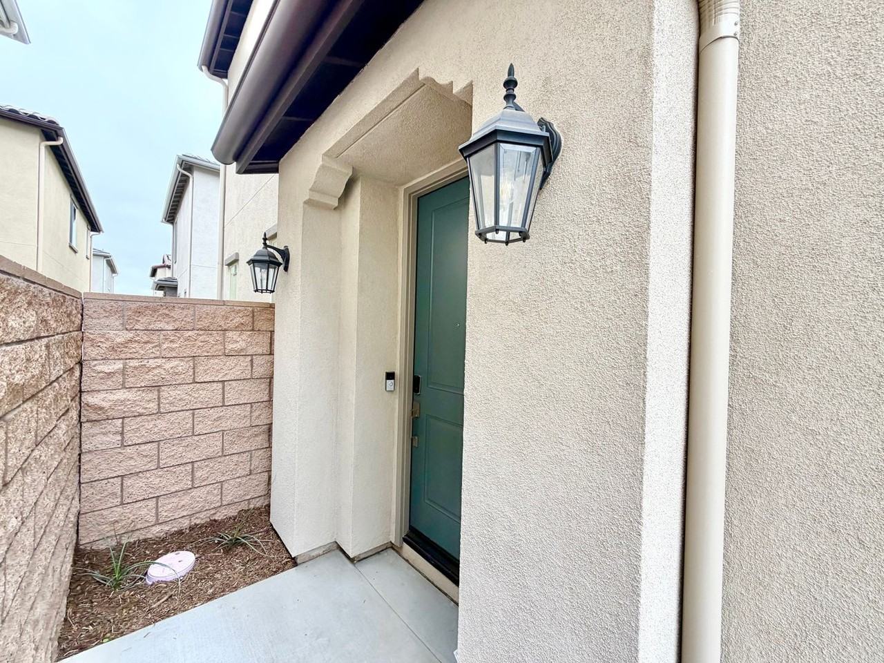 26893 Rubicon Rd - Photo 4 of 33