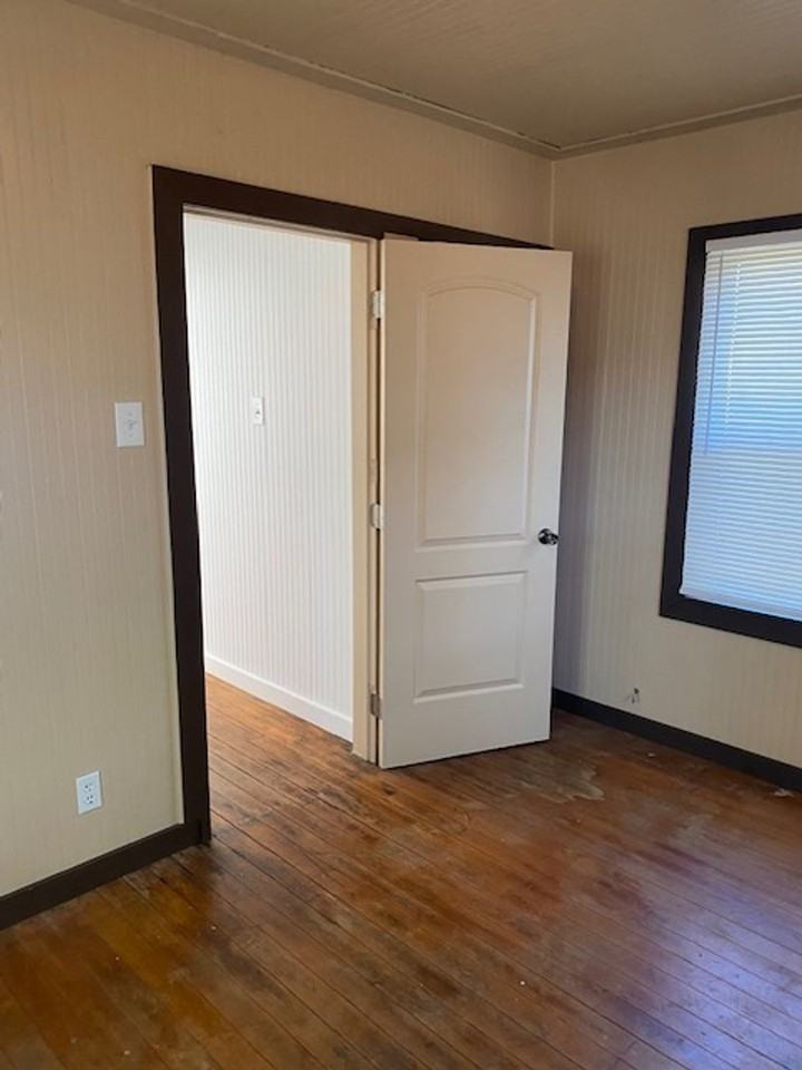 2119 Pine St - Photo 4 of 8