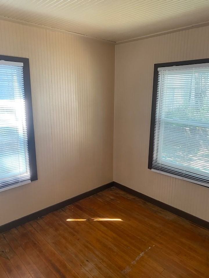 2119 Pine St - Photo 5 of 8