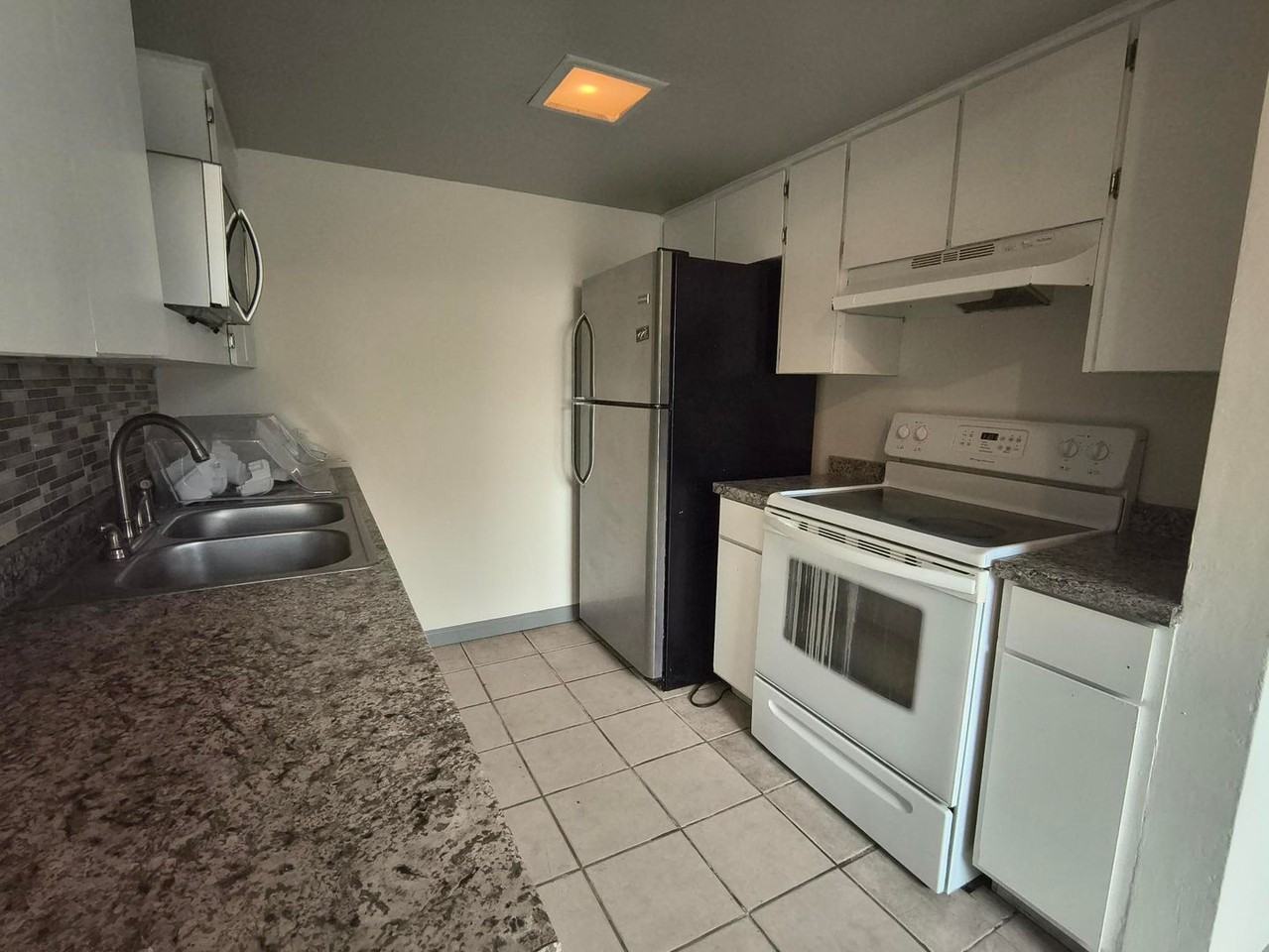 2630 Waco St - Photo 2 of 9