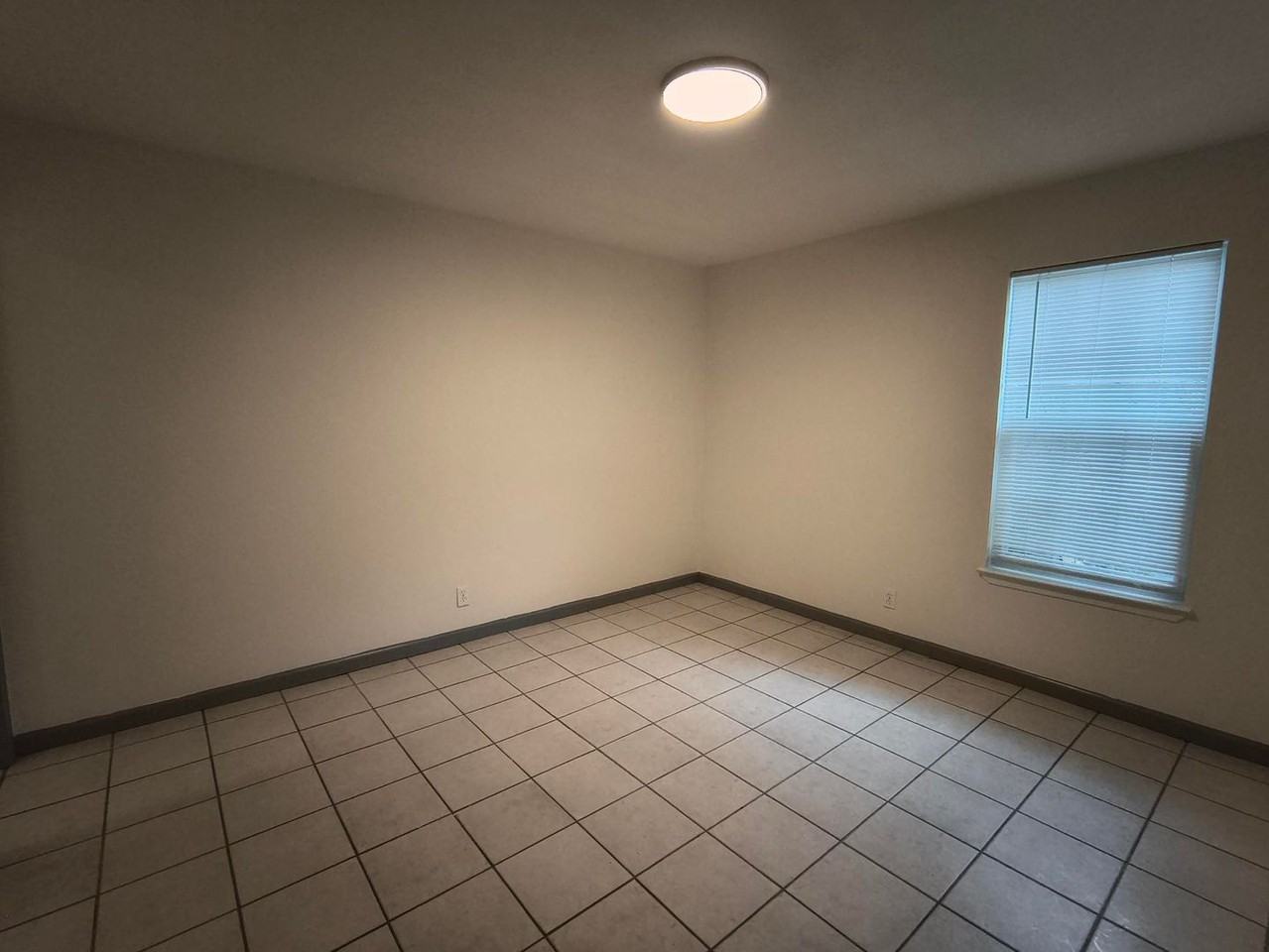 2630 Waco St - Photo 6 of 9
