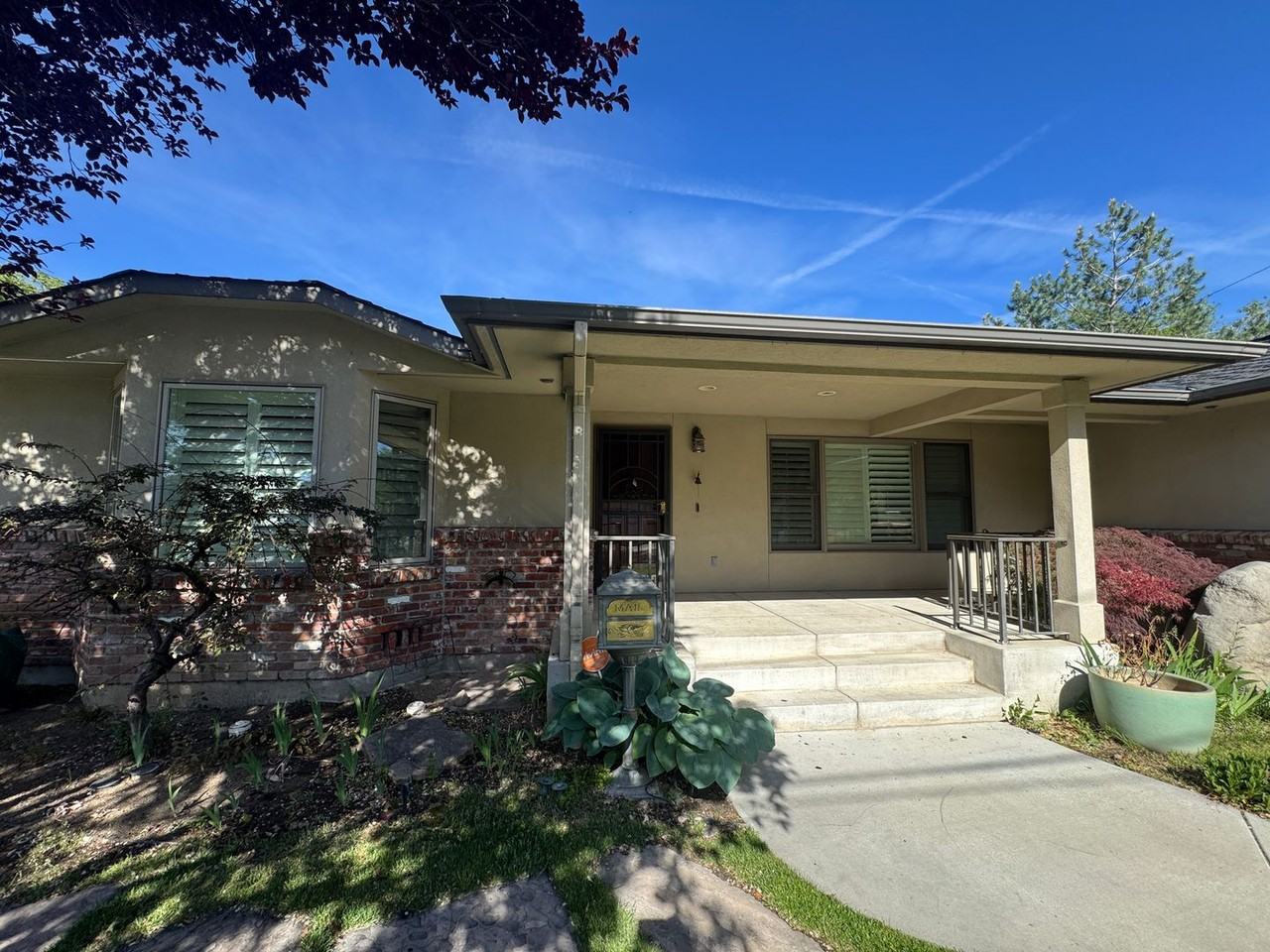 255 Circle Dr - Photo 3 of 28