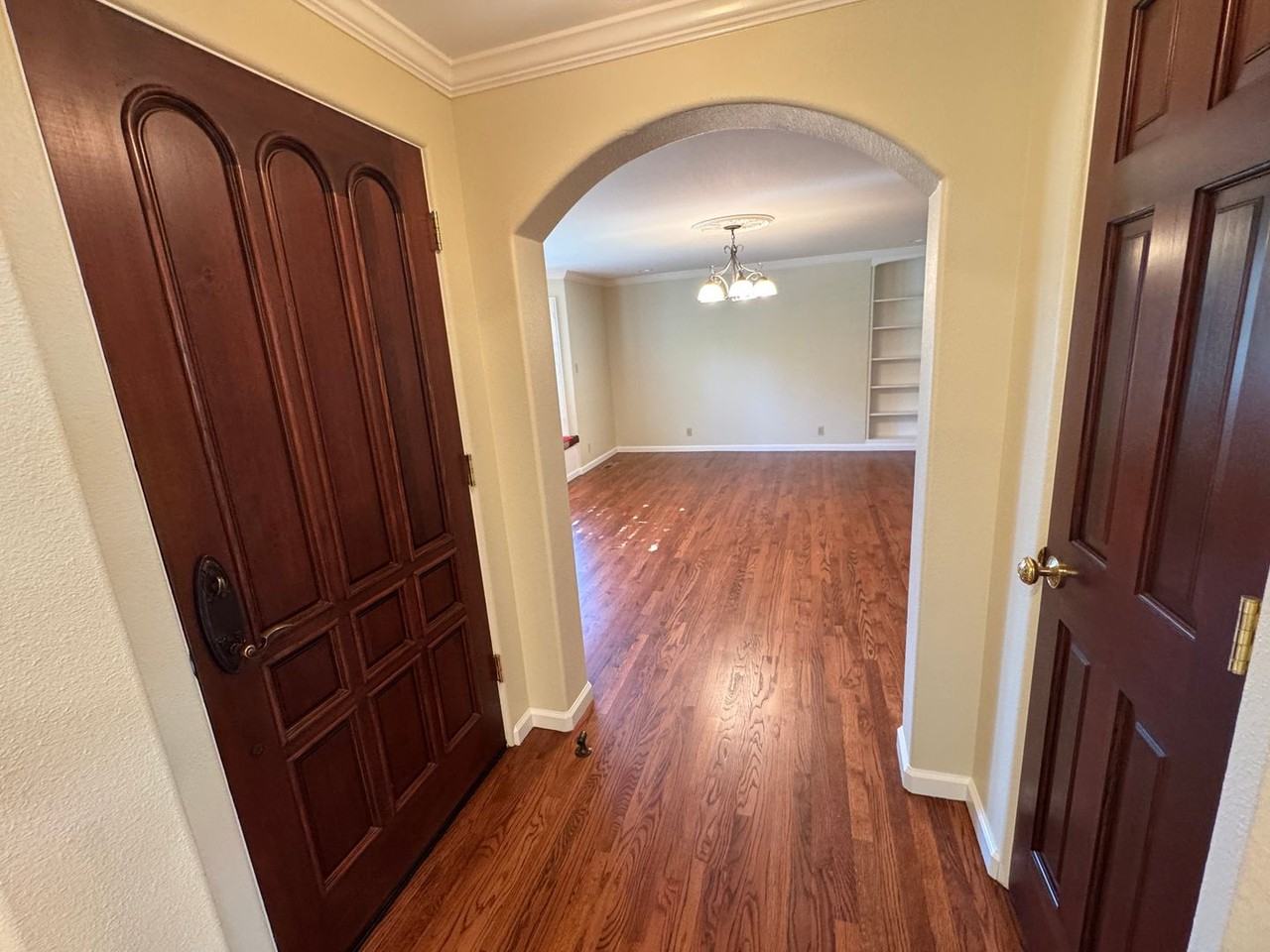 255 Circle Dr - Photo 4 of 28