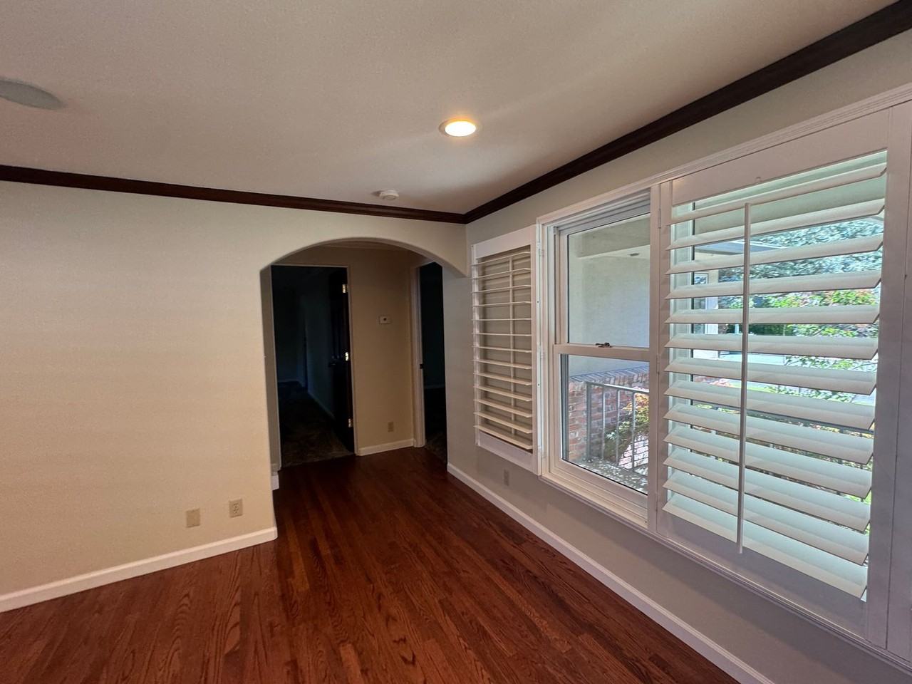 255 Circle Dr - Photo 5 of 28