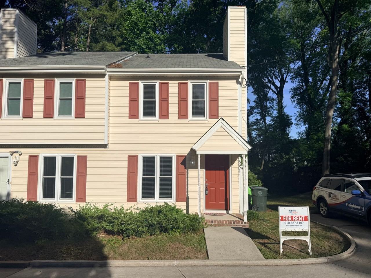 2922 Glenridge Dr - Photo 2 of 28