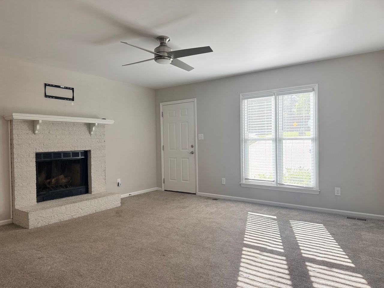2922 Glenridge Dr - Photo 4 of 28