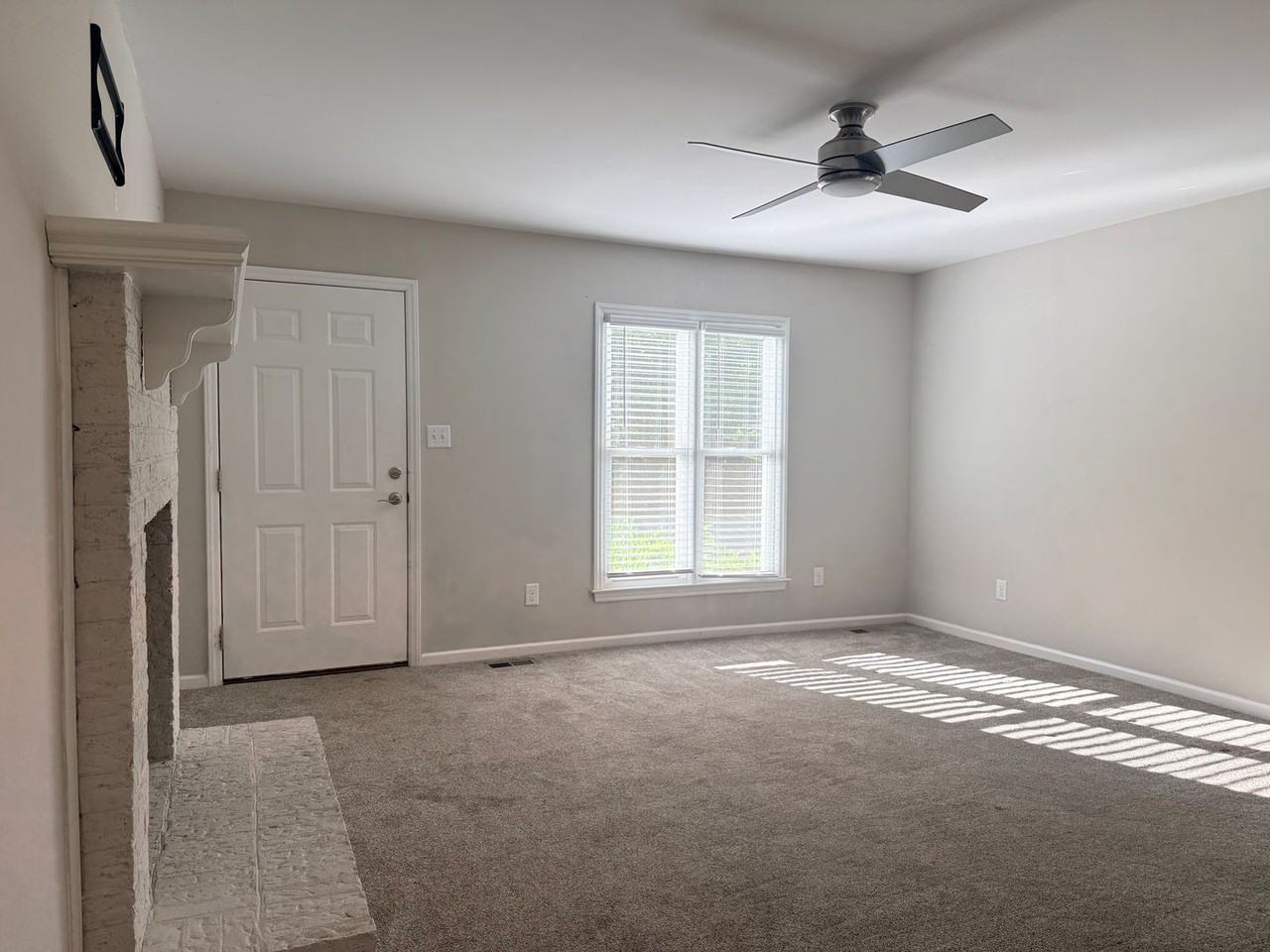 2922 Glenridge Dr - Photo 5 of 28