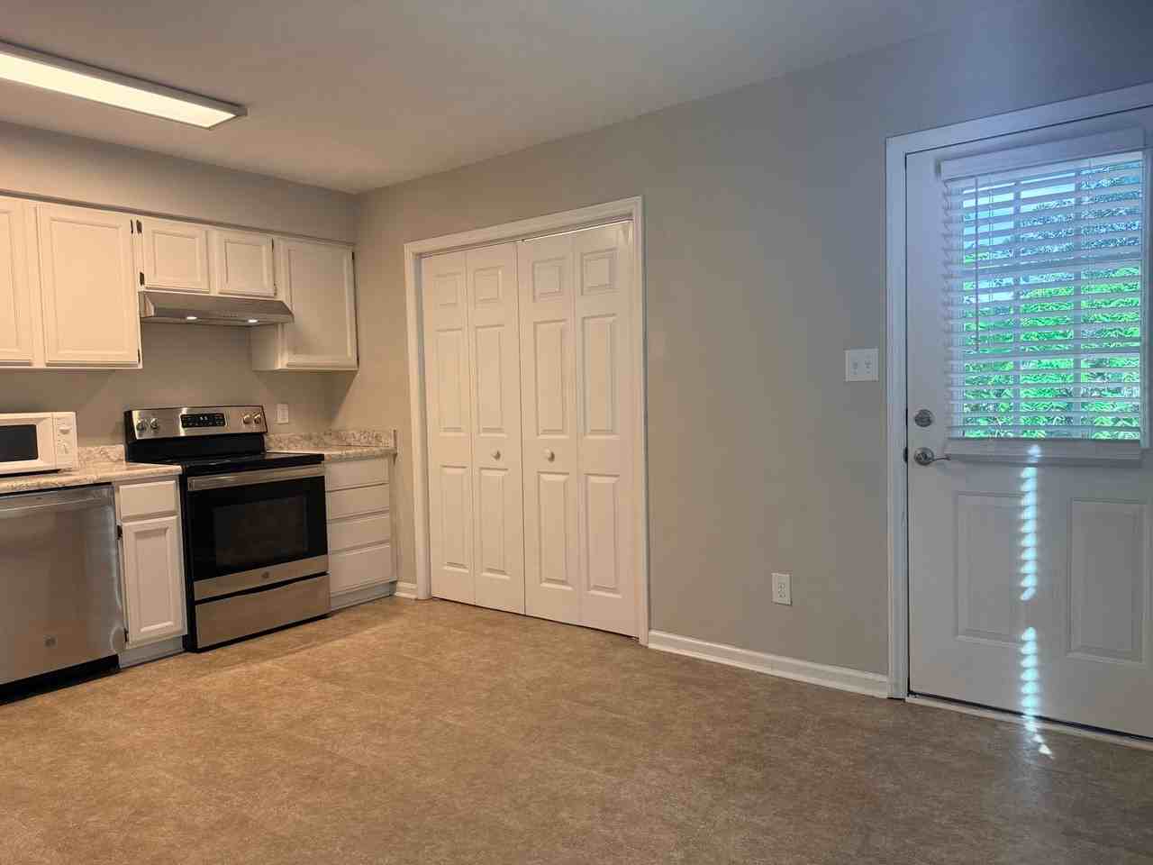 2922 Glenridge Dr - Photo 7 of 28