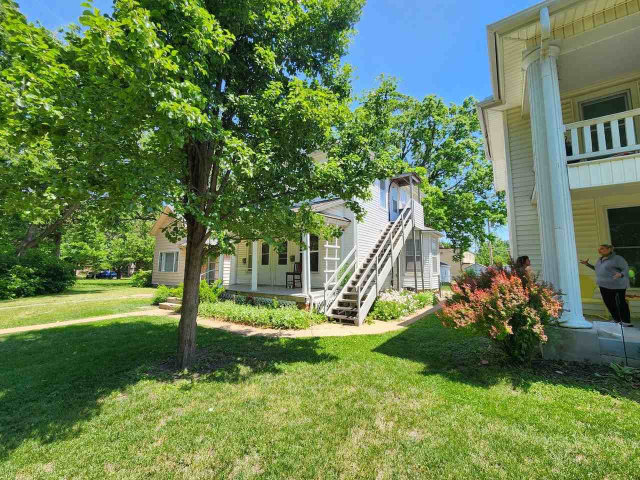 908 Sw Buchanan St - Photo 2 of 15